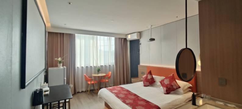 临境轻奢影音民宿(宁波机场鄞州大道地铁站店)图片