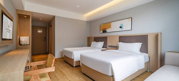 松潘丽呈华廷酒店(黄龙九寨高铁站店)图片