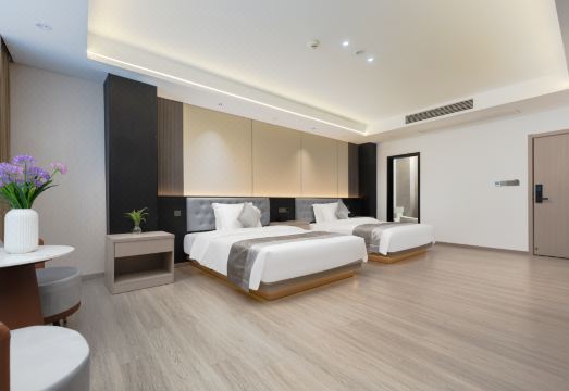 Hezhang Jiuyuan Grand Hotel Hotel Overview