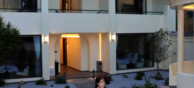 半渡·供氧Holiday Villa设计师奢享度假民宿(独克宗古城店)图片