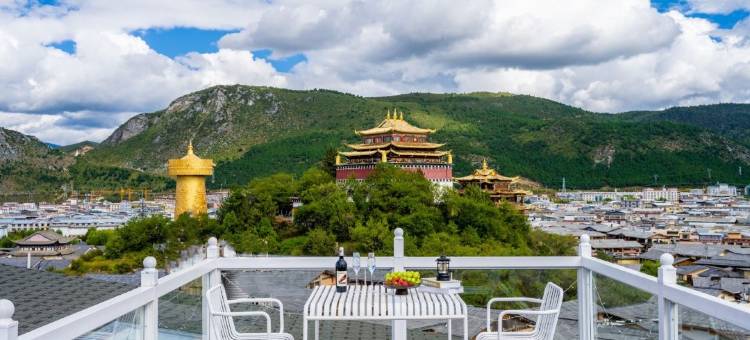 香格里拉云边观景民宿(独克宗古城大佛寺转经筒店)图片