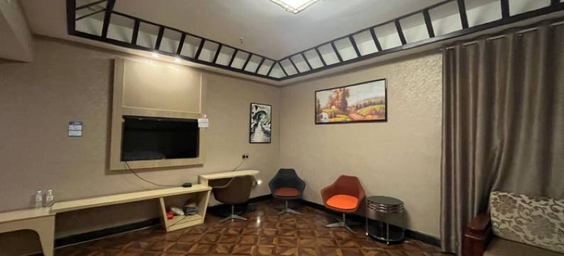 裕宴椿廷酒店(方城汽车站店)图片