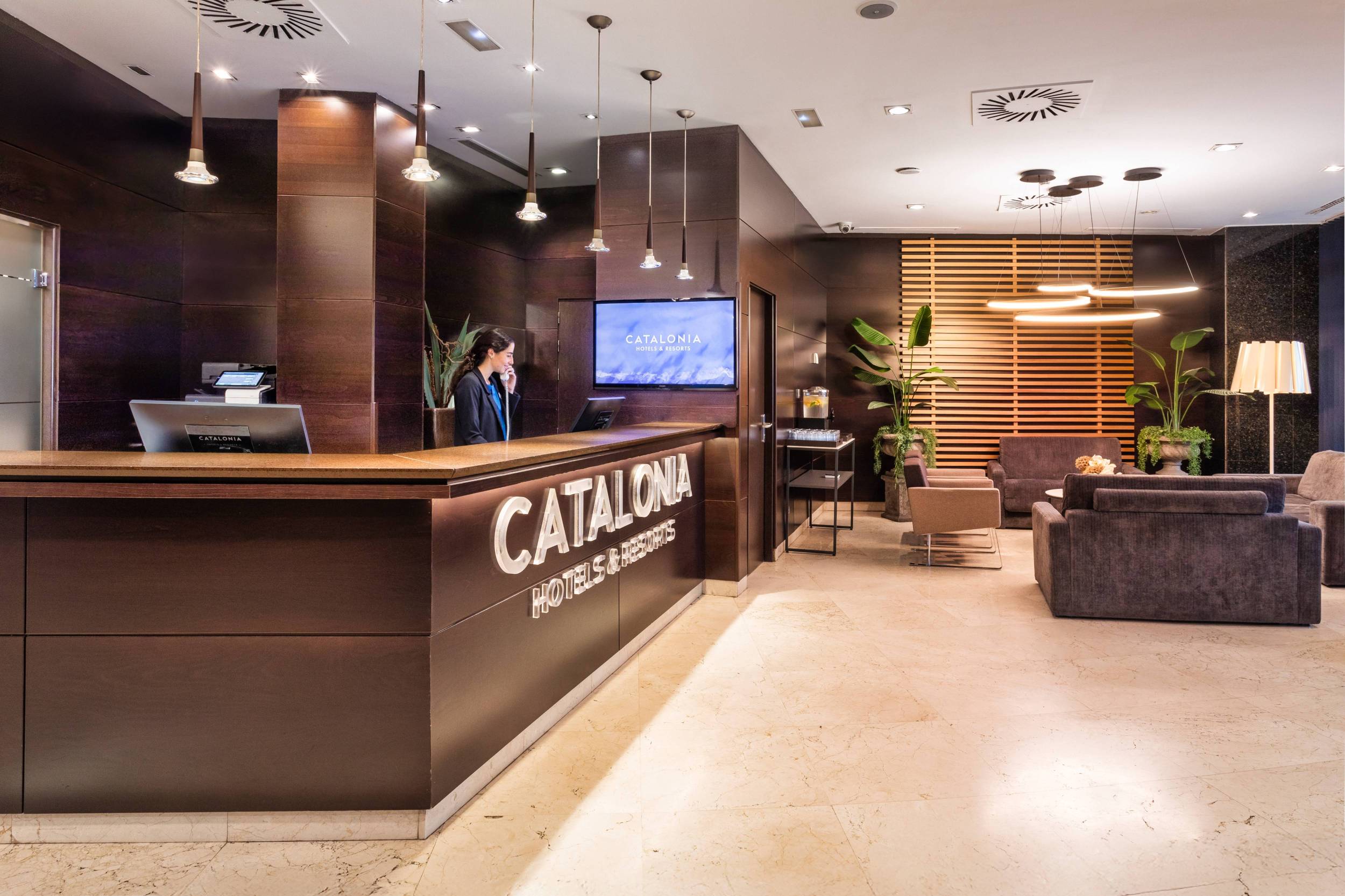 Hotel Catalonia El Retiro Over view