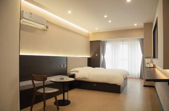 季颂城寓(红旗街万达店)