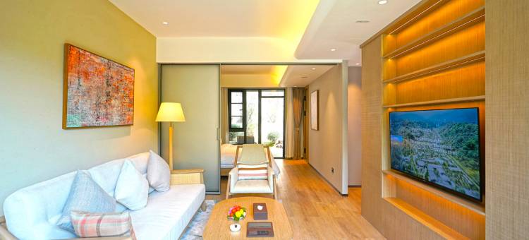 梁河隐澜温泉民宿(伴山云隐小镇店)图片