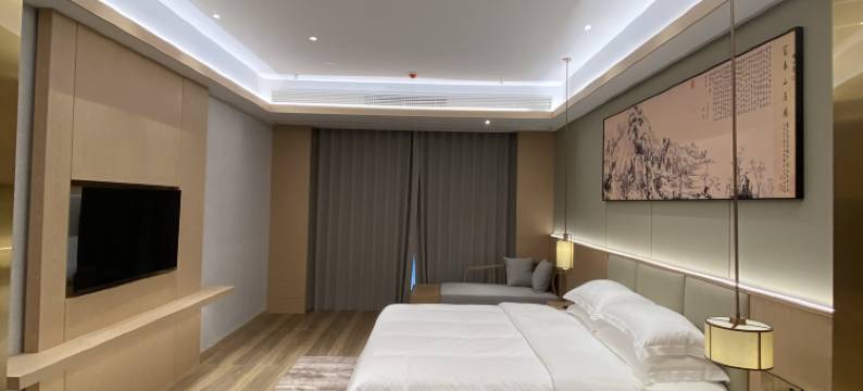 四季花海康养运动中心图片