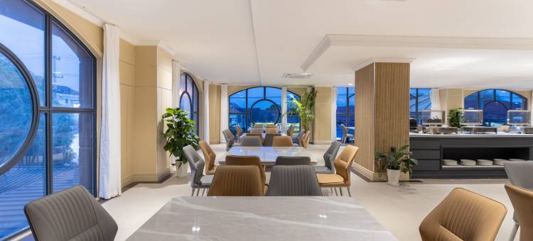 万象达尔文酒店(生活中心和凯旋门店)(Dalivan Hotel & Apartments)图片