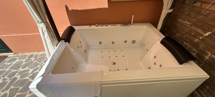 BolognaRoomscom - Isaia Garden Private Garden Spa Bath图片