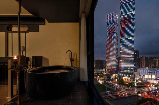 某间酒店(花果园双子塔方圆荟海豚广场店)图片