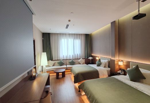 Lizhi Yagu Hotel (Xi'an Railway Station North Square Hanyuandian Subway Station)Hotel Overview