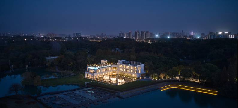 南京澹兮·珍珠泉温泉湖畔山居图片