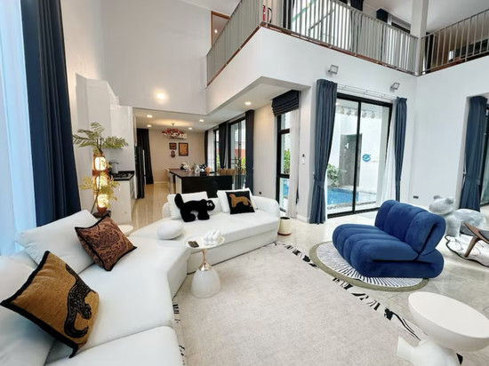 曼谷市中心七卧室独栋泳池别墅