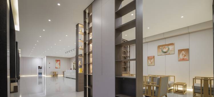 海上云来酒店(磨西镇海螺沟冰川森林公园游客中心店)图片