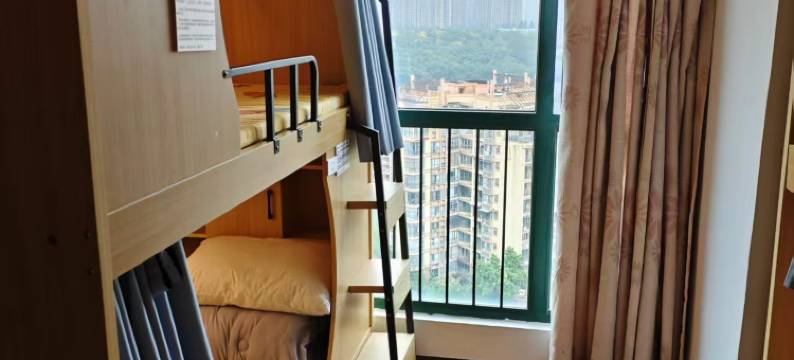 逐风青年旅社(东盟商务区地铁店)图片