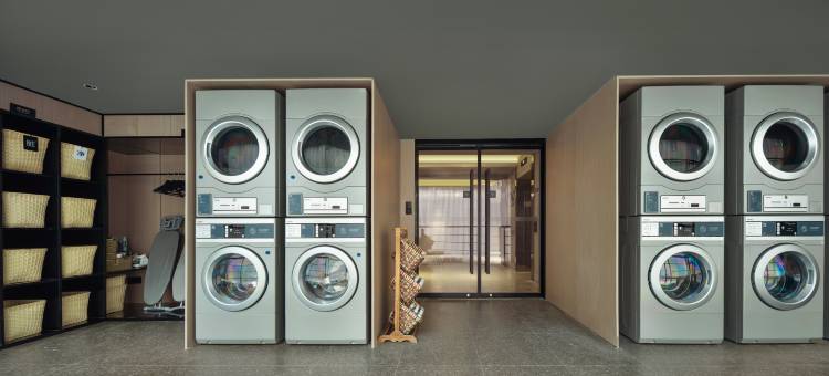 西安高新科技路地铁站亚朵酒店图片