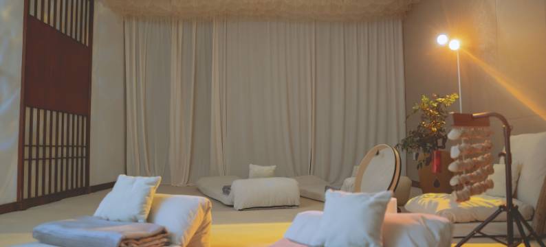 峨眉山观景温泉汤屋图片