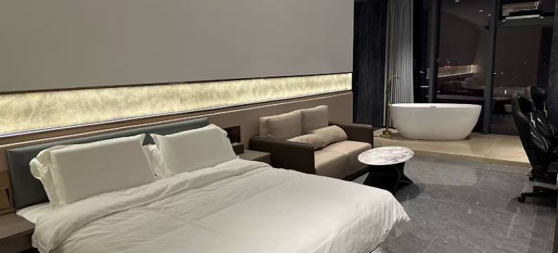 漫步云端电竞酒店(商丘万达店)图片