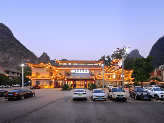 黄姚大公馆(黄姚古镇景区龙爪榕店)