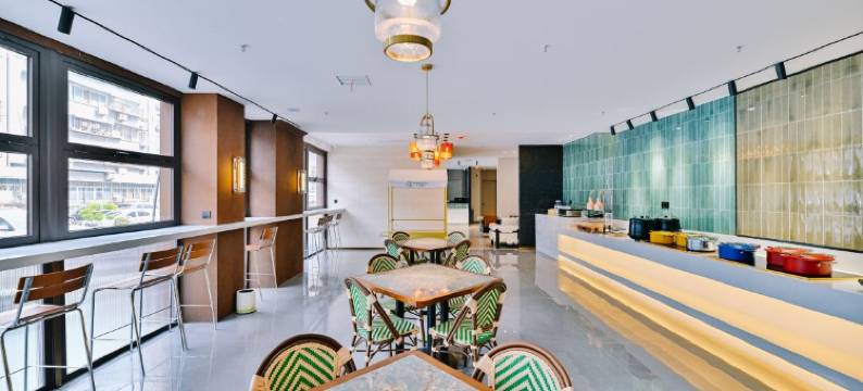 七寻·轻奢设计师观影酒店(洛阳应天门南广场洛邑古城店)图片