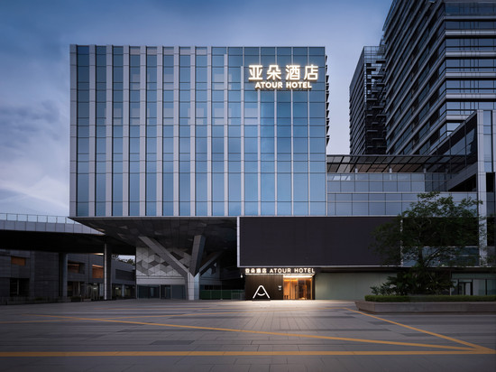 深圳北站东广场亚朵酒店