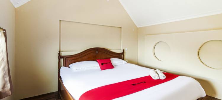 RedDoorz @ Rosa Glamping And Pool Ciparay图片