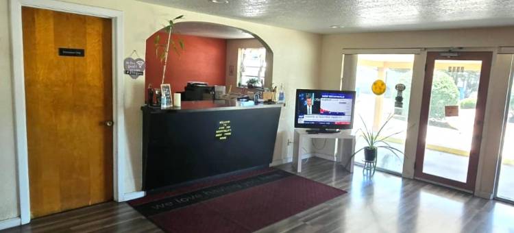 狮子旅馆，奥尔伯马尔，靠近美国52号公路的O酒店(Lion Inn Albemarle by Hotel O Near US 52)图片