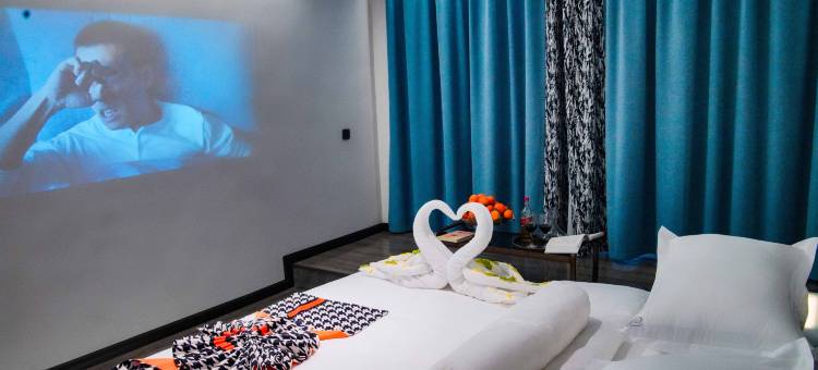 师宗九臻邸苑酒店图片