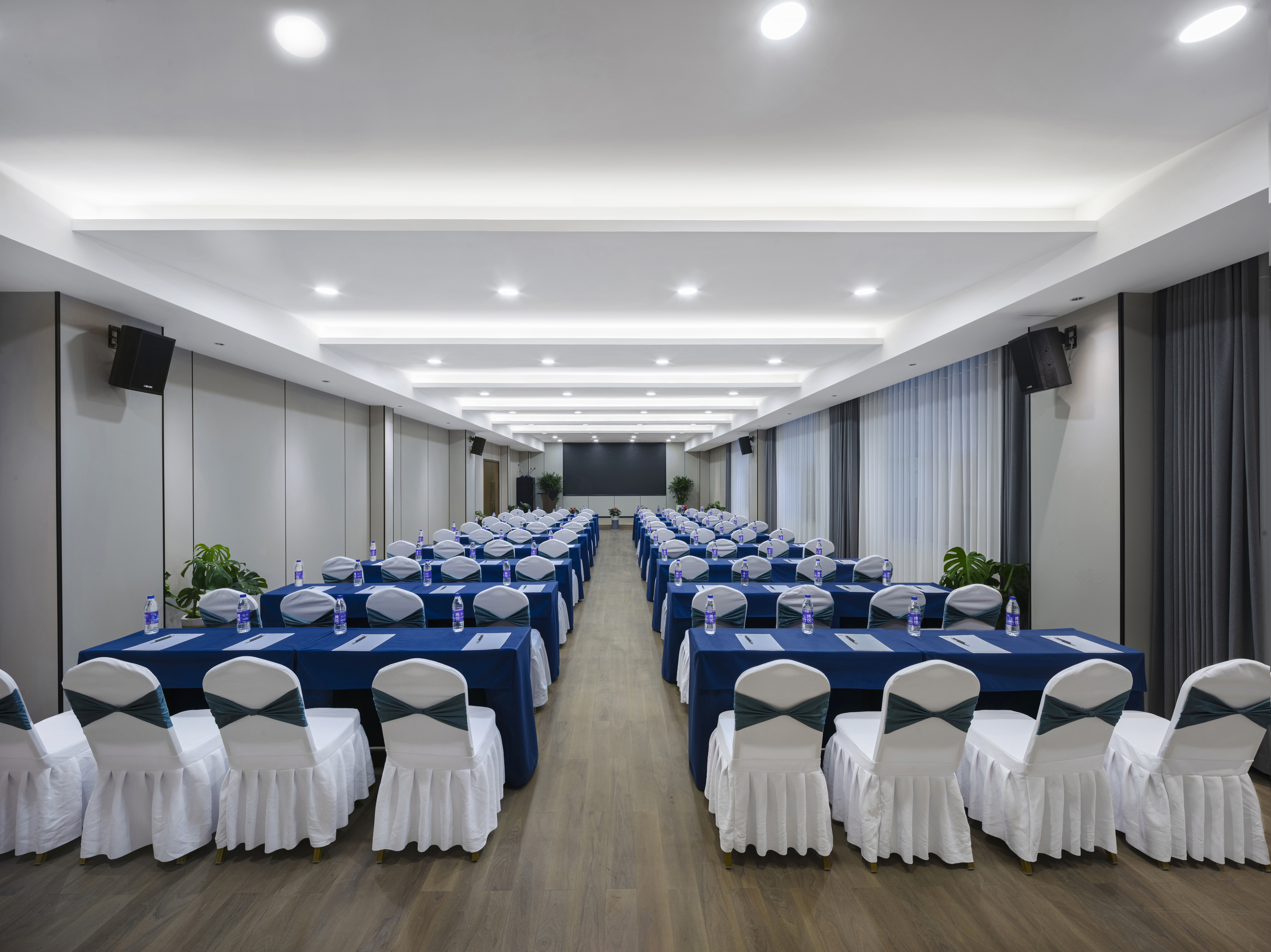 Pingdingshan Liyun Fenglong HotelOver view