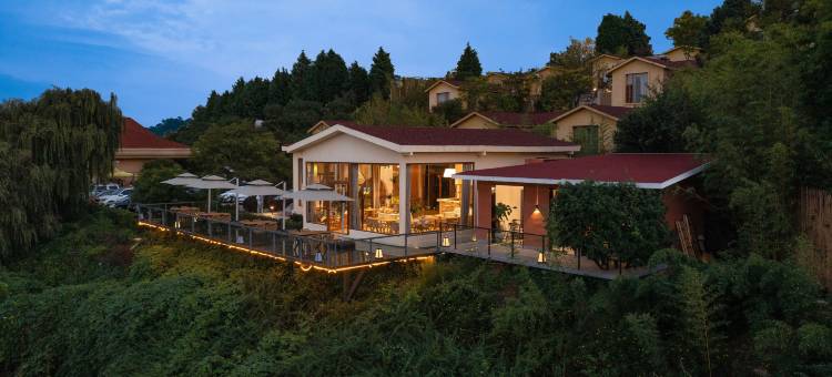 曲靖彩虹里·私汤温泉酒店(金麟湾爱情小镇店)图片