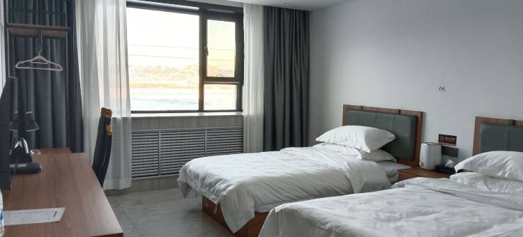 澜溪别苑民宿(青格里狼山国际滑雪场店)图片