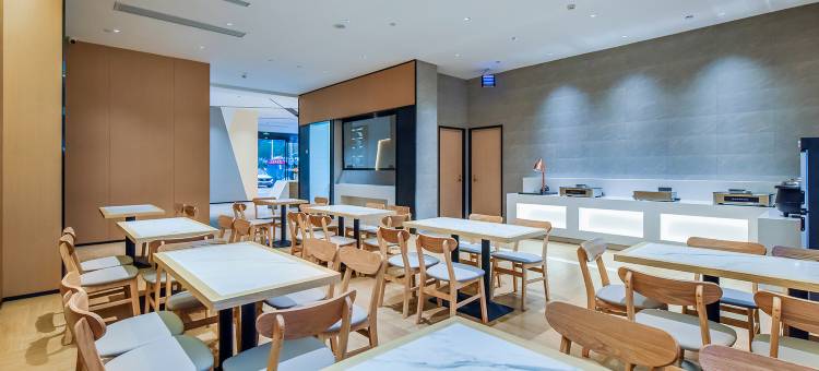 IU酒店(重庆思源轻轨站店)图片