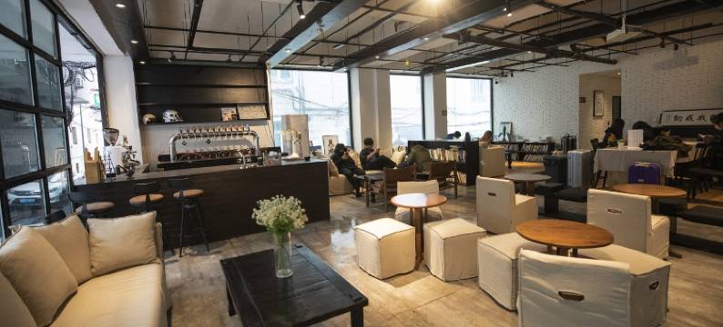 停泊青年旅舍(新兴街地铁站店)图片