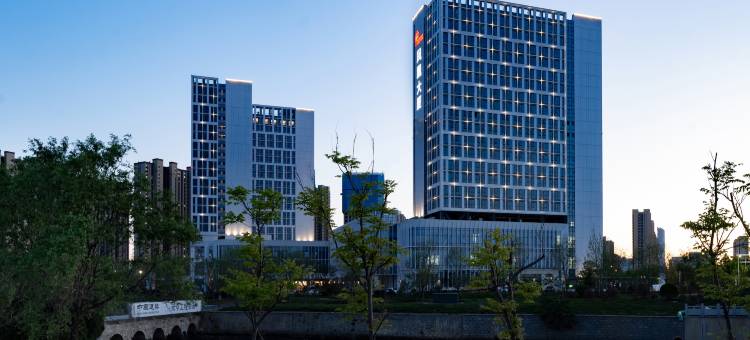 烟台凤凰大厦建国饭店图片