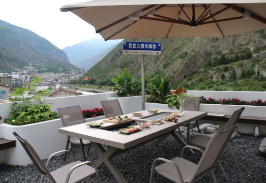 CHSSHOLTEL Hotel Overview