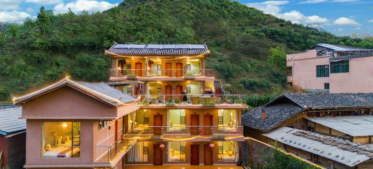 泸沽湖云端小筑湖景度假美宿图片