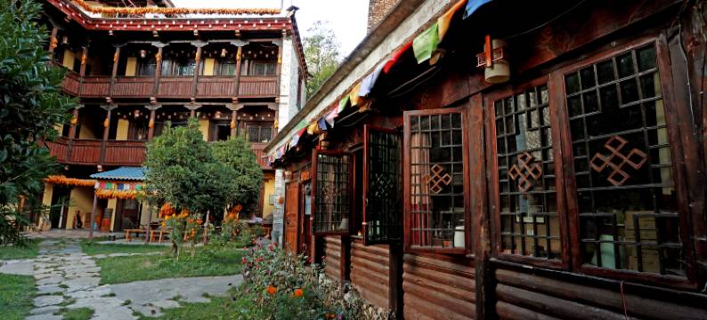 丹巴吉波尚墨风情酒店(中路藏寨店)图片