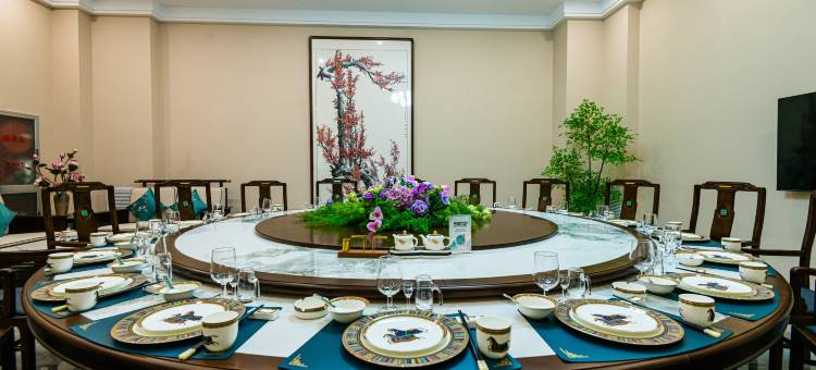 多伦三河缘温泉大酒店图片