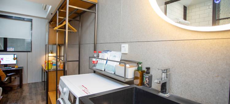 网鱼电竞酒店(上海长寿路武宁路地铁站店)图片