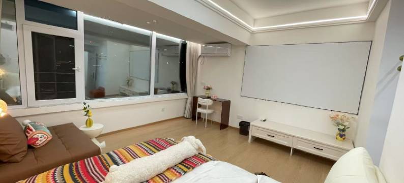 希辰Homestayl揽月江景长廊(南昌滕王阁旅游区万寿宫地铁站店)图片