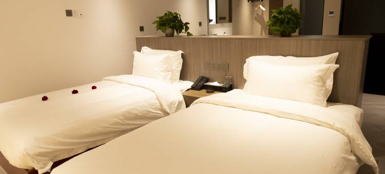 镜泊湖镜水·茉里酒店图片