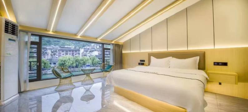 临江楼江景美宿(镇远古城祝圣桥店)图片