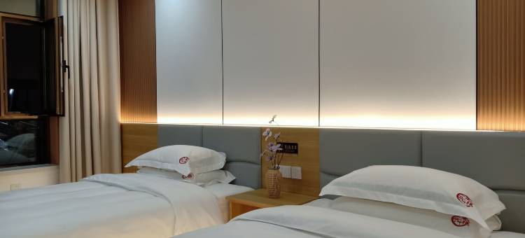 伊宁牛转时光民宿(伊宁站店)图片