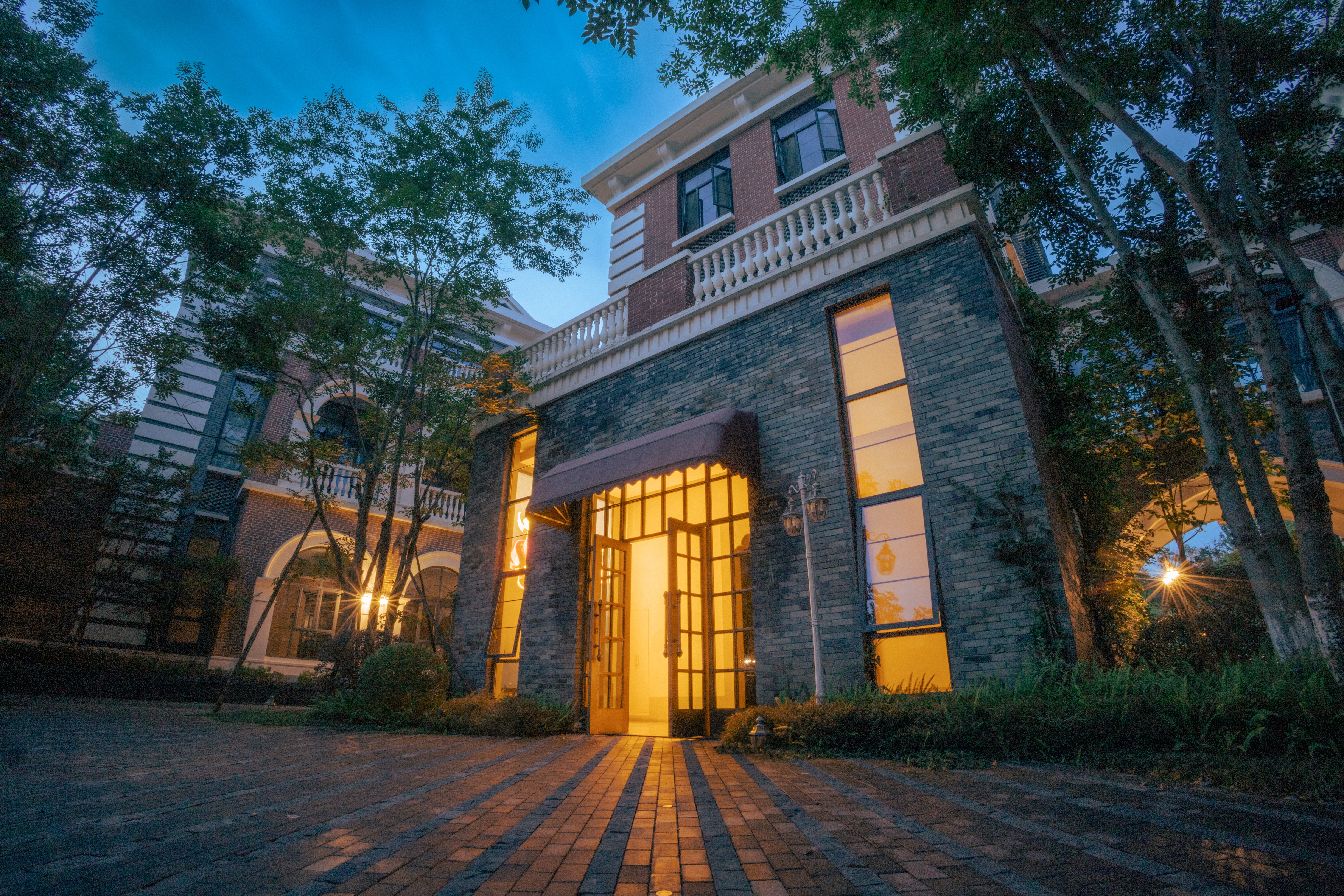 Hotel Indigo Heilong LakeOver view