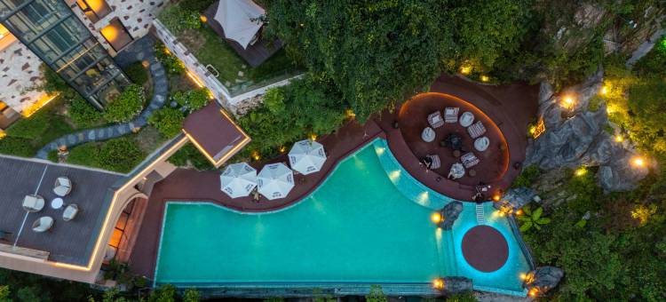 张家界栖石里洞穴民宿(张家界国家森林公园标志门店)图片