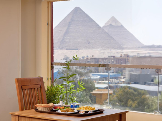 罗塞塔金字塔酒店