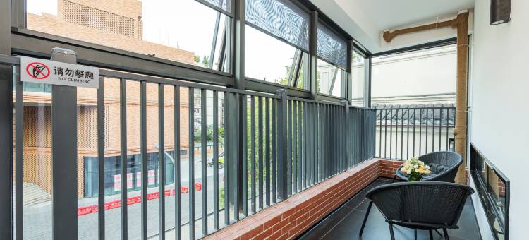 设计师酒店(宜昌解放路步行街二马路店)图片