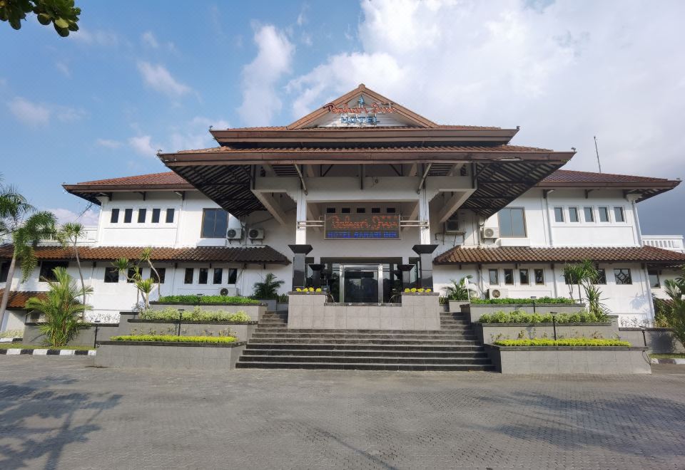 Bahari Inn TegalHotel Overview