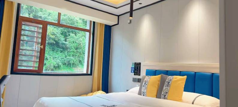 凌云酒店(南伞镇河畔公园店)图片