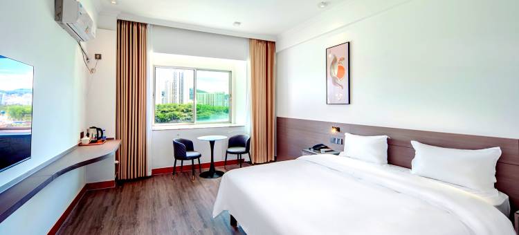 小鹿辰客·新兴海景酒店(三亚中服免税国际购物城店)图片