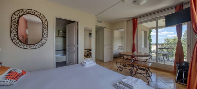 加尔顿 - 加尔桥餐厅酒店(Hotel Restaurant le Gardon - Pont du Gard)图片